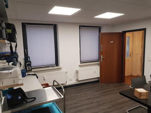 Foto - Büro-Gewerbe+2 oder mehr Garagen+Parken an B76,Waldwiesenkreisel