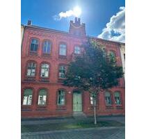 Attraktive 3-Zimmer-Wohnung mit Einbauküche und Wintergarten - Wittenberge