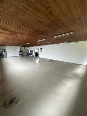 Foto - Gewerbehalle - 1.600,00&nbsp;EUR Kaltmiete, ca.&nbsp; 350,00&nbsp;m&sup2;