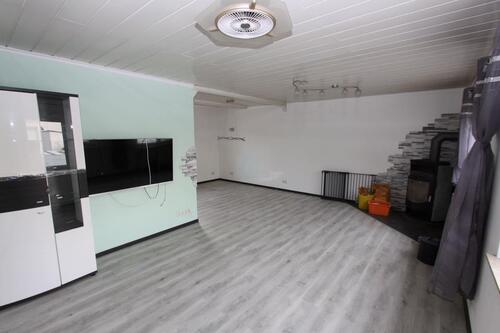 Foto - Wölfersheim: Charmante Maisonette-Wohnung mit Reihenhauscharakter - Kamin & moderne Einbauküche