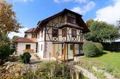 Foto - Freistehendes Einfamilienhaus mit wunderschönem Garten, Wintergarten und Doppelgarage!