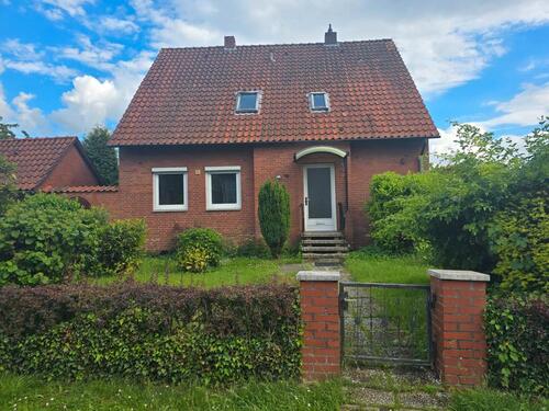 Foto - Harpstedt, großes Einfamilienhaus für Familien u. Kapitalanleger