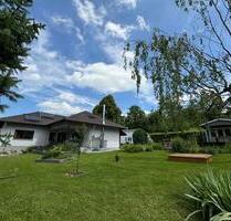 Stilvoll modernisierter Winkelbungalow mit parkähnlicher Gartenan - Bretten