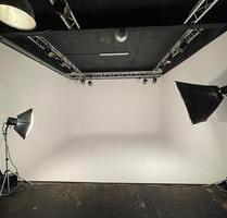 FOTO VIDEO - Studio abzugeben - 990,00 EUR Kaltmiete, ca.  145,00 m² in Köln (PLZ: 51105) Kalk