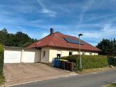 Foto - Winkelbungalow mit großem Grundstück zentral auf Rügen