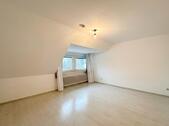 Foto - Dachgeschoßwohnung in Krefeld zur Miete