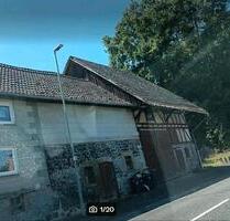 Fachwerkhaus mit Nebengebäuden und großem Grundstück zu verkaufen - Alsfeld