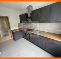 Neuwertig sanierte 2 Zimmer Wohnung mit EBK, Dusche und Wanne in Gera Pforten!