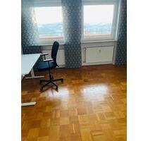 Schöne möblierte 1-Zi.-Whg., 40 m², EBK, WM, Balkon, Ausblick - Regensburg Ganghofersiedlung