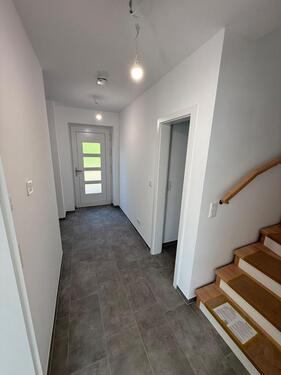 Foto - Neubau-Doppelhaushälfte mit Stil und Raum