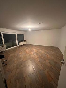 Foto - Geräumige 3 Zimmerwohnung mit Balkon und TG-Stellplatz