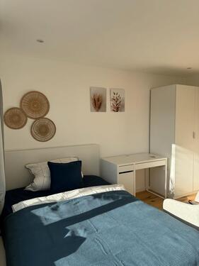 Foto - Helles WG Zimmer mit privatem Balkon