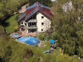 Foto - 350 m² Wohnkomfort mit Wärmepumpe, 30 kWp PV und separater Praxis