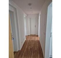 3 Raumwohnung, Balkon, Küche + Bad mit Fenster - Bitterfeld-Wolfen