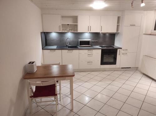 Foto - Möblierte Wohnung bzw. Zimmer mit Küchenzeile