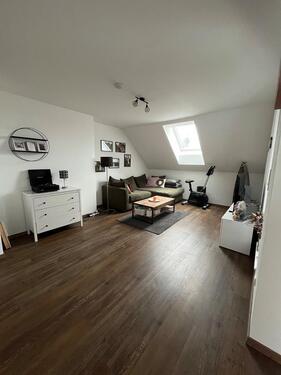 Foto - Helle 3,5-Zimmer Dachgeschosswohnung in Sünching mit Dachterrasse