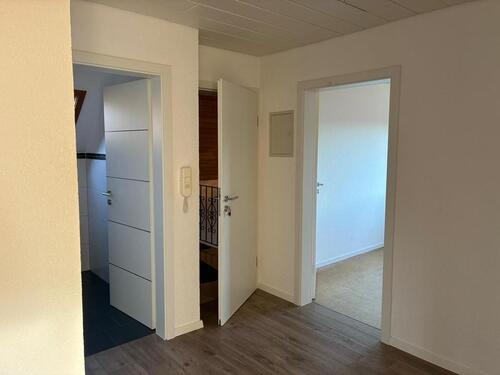 Foto - Helle 3,5 Zimmer DG Wohnung mit Einbauküche