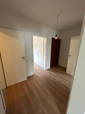 Foto - Frisch renovierte Wohnung, Balkon und Stellplatz -ruhige Lage