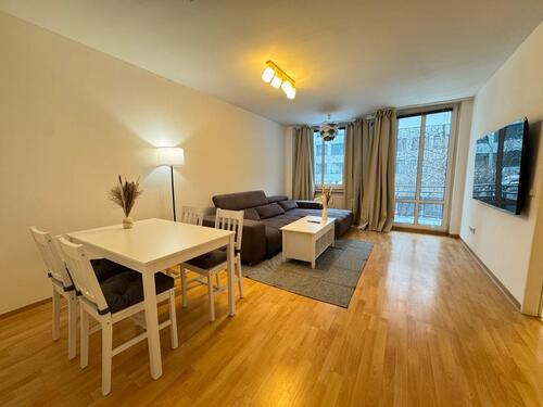 Foto - Helle & voll möblierte 2-Zimmer-Wohnung mit Balkon (Lichtenberg)