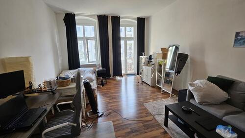 Foto - Großzügige 4-Zimmer-Altbauwohnung mit französischem Balkon