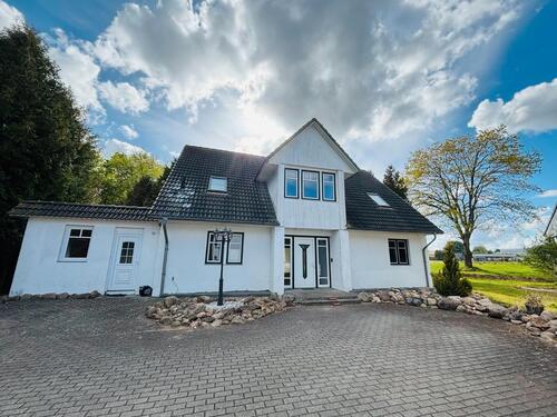 Foto - Einfamilienhaus mit parkähnlichem Grundstück in Fockbek