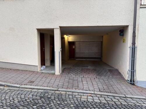 Foto - Ihr Auto verdient ein Zuhause - Tiefgaragenstellplatz in Bestlage zu mieten!