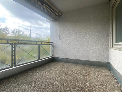 Foto - Freie 3-Zi.-Whg. mit Balkon, Aufzug, ca. 75 m² Wfl., TG-Stellpl.