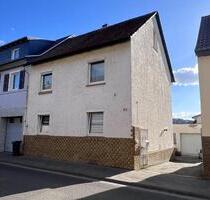 Charmantes Einfamilienhaus mit Dachterrasse, Garage & Potenzial - Ingelheim am Rhein