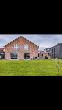 Foto - Provisionsfrei! Neuwertiges 8-Zimmer-Einfamilienhaus