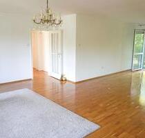 Helle 4-Zimmer-Wohnung mit Balkon, Garten & Stellplatz in Fürth