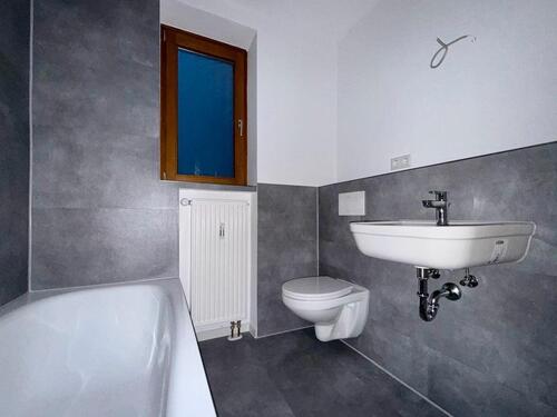 Foto - Erstbezug nach Komplettrenovierung 3 ZKB