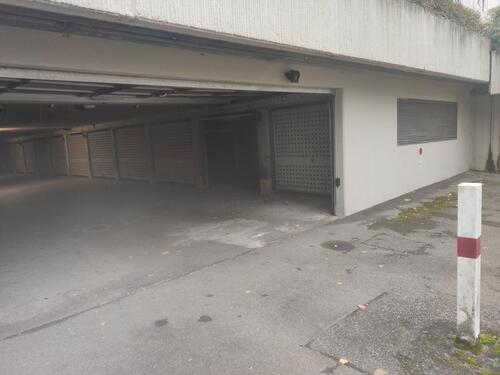 Foto - Tiefgaragenstellplatz in Zuffenhausen zu vermieten