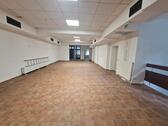 Foto - 214 m² Gewerbefläche im Erdgeschoss zu vermieten Küche, WC-Anlage, Keller, Terasse
