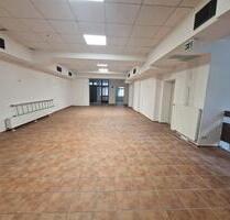 214 m² Gewerbefläche im Erdgeschoss zu vermieten Küche, WC-Anlage, Keller, Terasse - Magdeburg Leipziger Straße