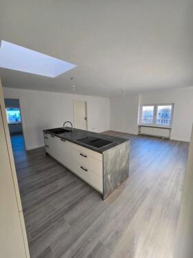 Foto - Einzug nach Kernsanierung - gehobene 3 Zimmer Wohnung in Zentrum