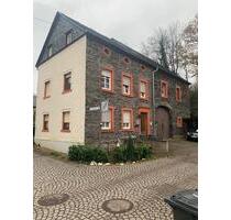 Wohnhaus mit 2 Wohnungen + großer Scheune - Bernkastel-Kues