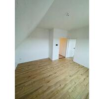 Erstbezug nach Renovierung: 2ZKB-DG-Wohnung Bünde! Gartennutzung!