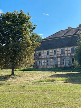 Foto - Historisches Rittergut Kutzerow – Barockes Herrenhaus (1740) mit