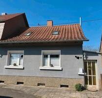 Einfamilienhaus, einseitig angebaut mit tollem Garten - Heusweiler