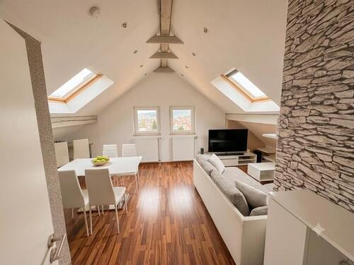 Foto - Gemütliche 2 Zimmer Dachgeschosswohnung-ohne Maklergebühr