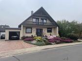 Foto - Exclusives Wohnhaus mit Garage und 3 Stellplätzen
