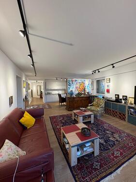 Foto - Großzügige 3-Zimmer-Wohnung mit offenem Wohnbereich und Balkon