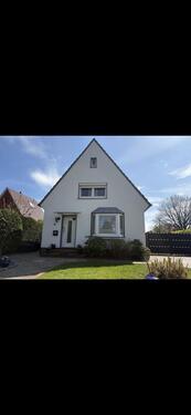 Foto - Einfamilienhaus mit potenziellem Baugrundstück in beliebter Lage