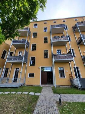 Foto - Helle 3-RW mit modernes Bad mit Wanne & Dusche und Balkon