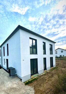 Foto - Haus Neubau Doppelhaushälite - 1.500,00&nbsp;EUR Kaltmiete, ca.&nbsp; 160,00&nbsp;m&sup2;