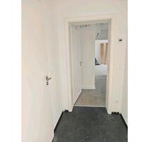 Moderne Erdgeschosswohnung mit Garten und 2 Stellplätzen - Hahnstätten