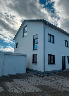 Foto - Neubau Doppelhaushalte mit Keller Bezug 52026