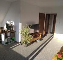 Helle Dachgeschosswohnung (54 m²) mit Balkon & Einbauküche in ruh - Sulzbach am Main