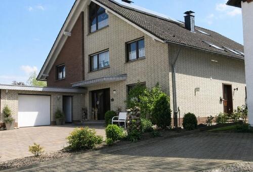 Foto - 14 Zimmer Bauernhaus, Landhaus zum Kaufen in Bad Wünnenberg