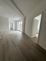 Foto - Erstbezug: 3 Zimmer mit Balkon, Einbauküche & Stellplatz